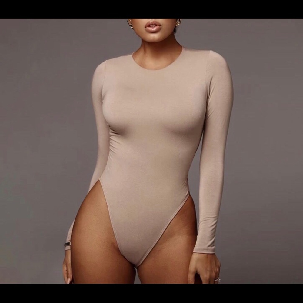 Biege bodysuit